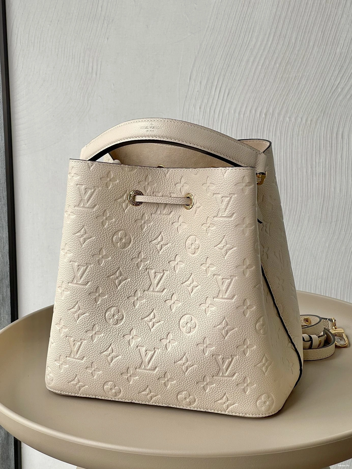 VUITTON NÉONOÉ LOUIS MM 0107